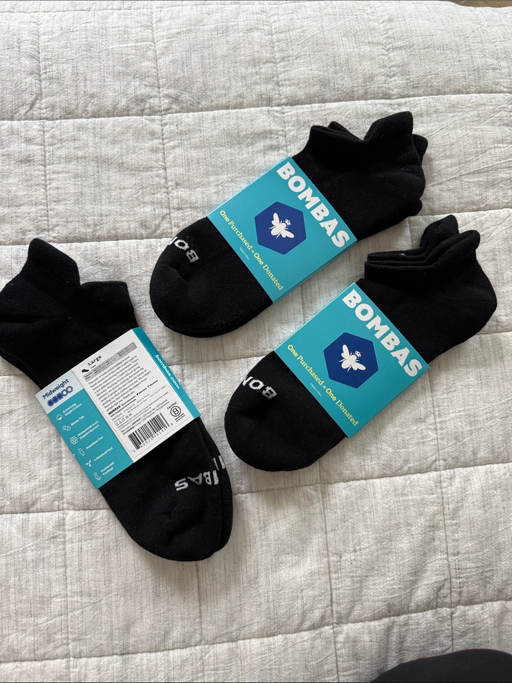 Bombas mid weight low sock size Large